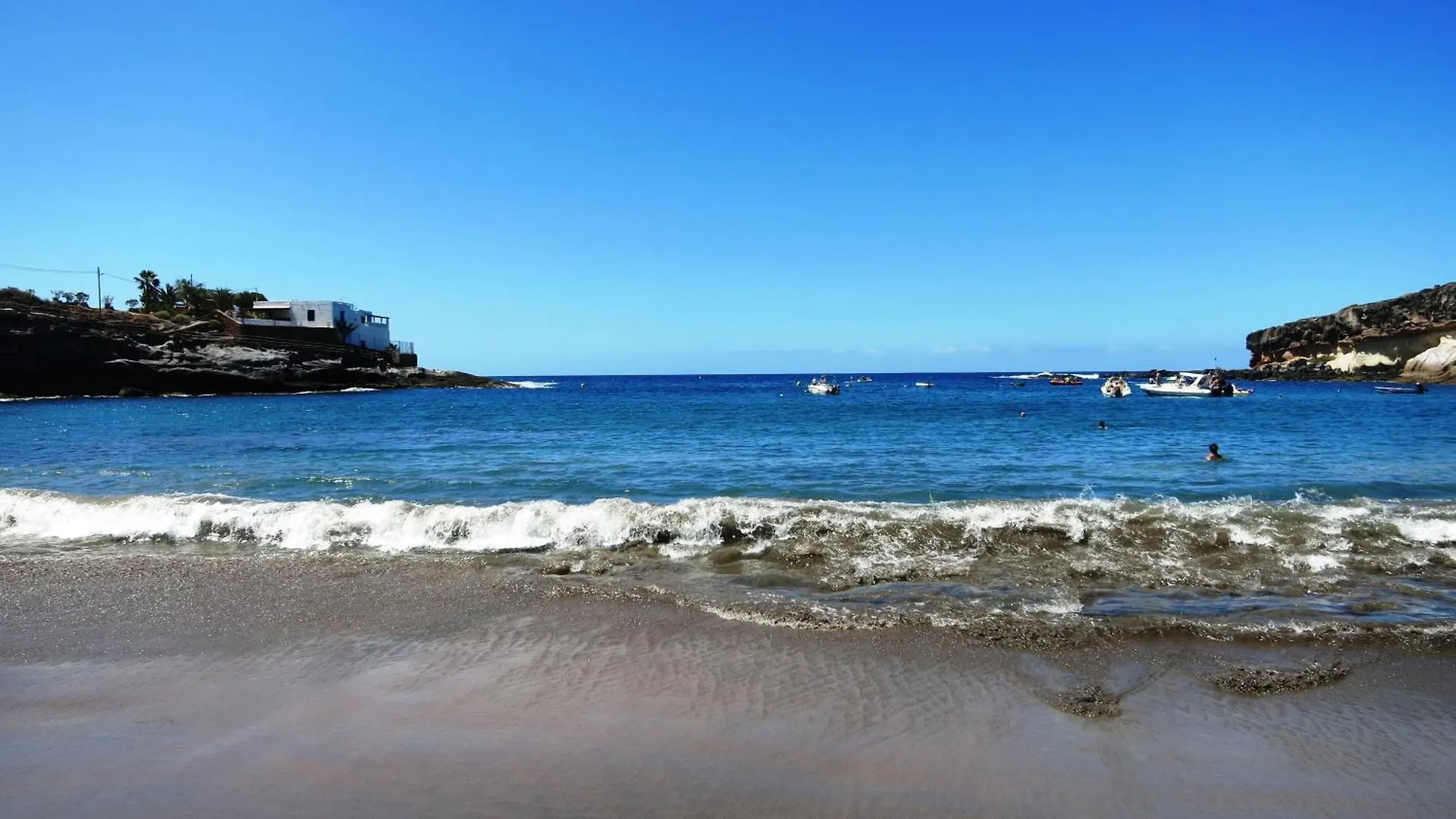 Blue Bay Paradise - Beach Front Apartment With Sea View Playa Paraiso  0*, Playa Paraiso (Tenerife)